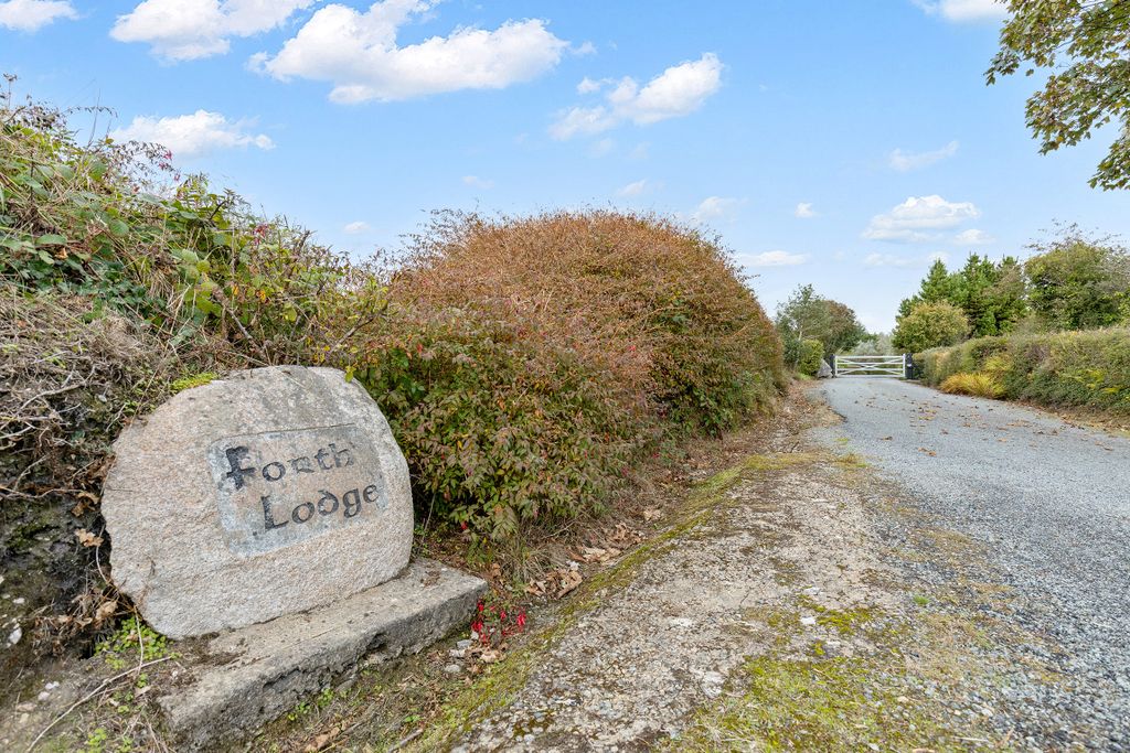 Property photo 1 of 60