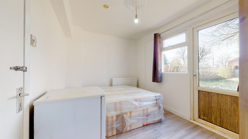 Property photo 2 of 7 63E115A84B8B3F411A44Cf4c_4c9E562Fb6c7F254905B218A3