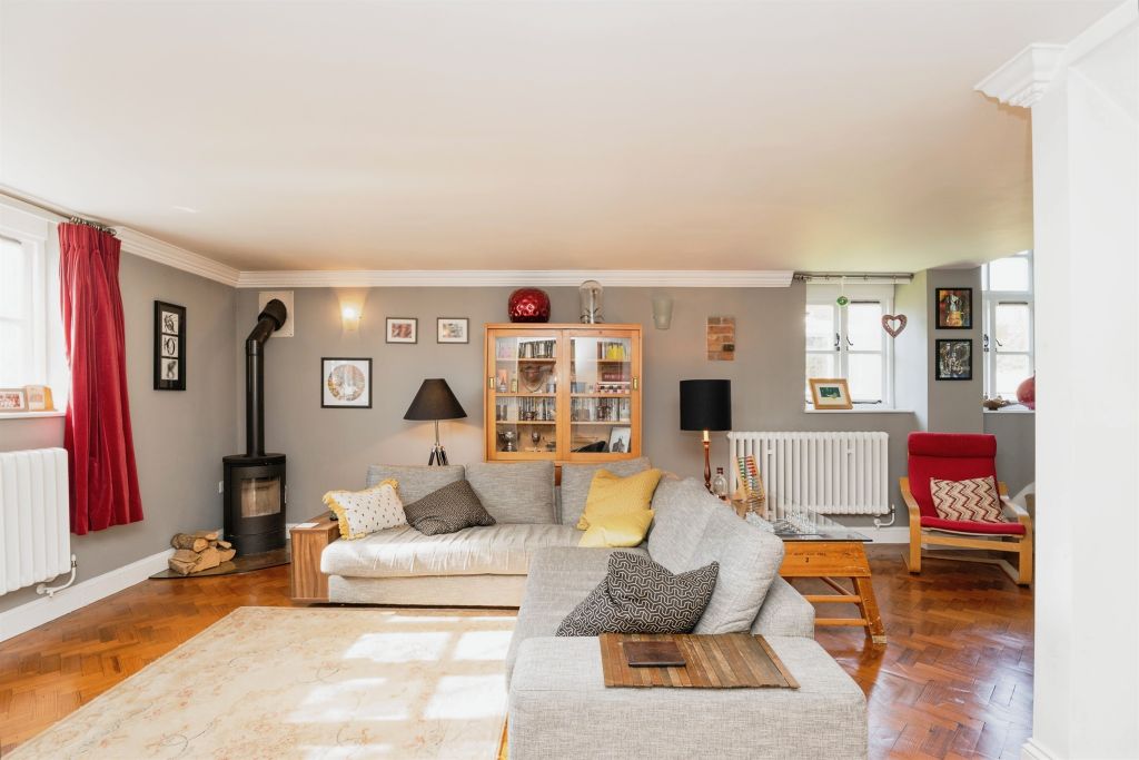 Property photo 3 of 18