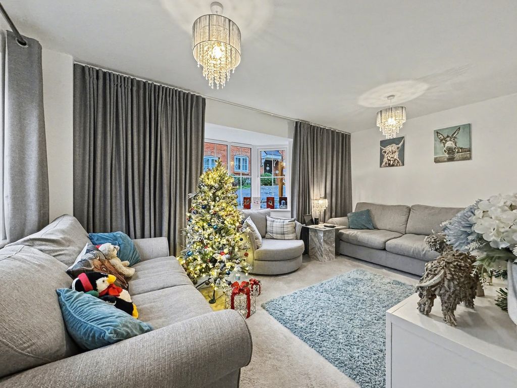 Property photo 2 of 28