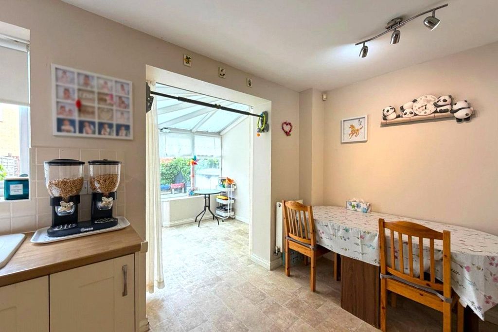 Property photo 3 of 15 Picture No. 21