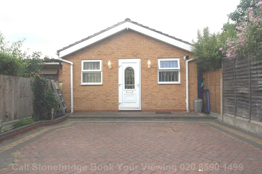 Property photo 1 of 5