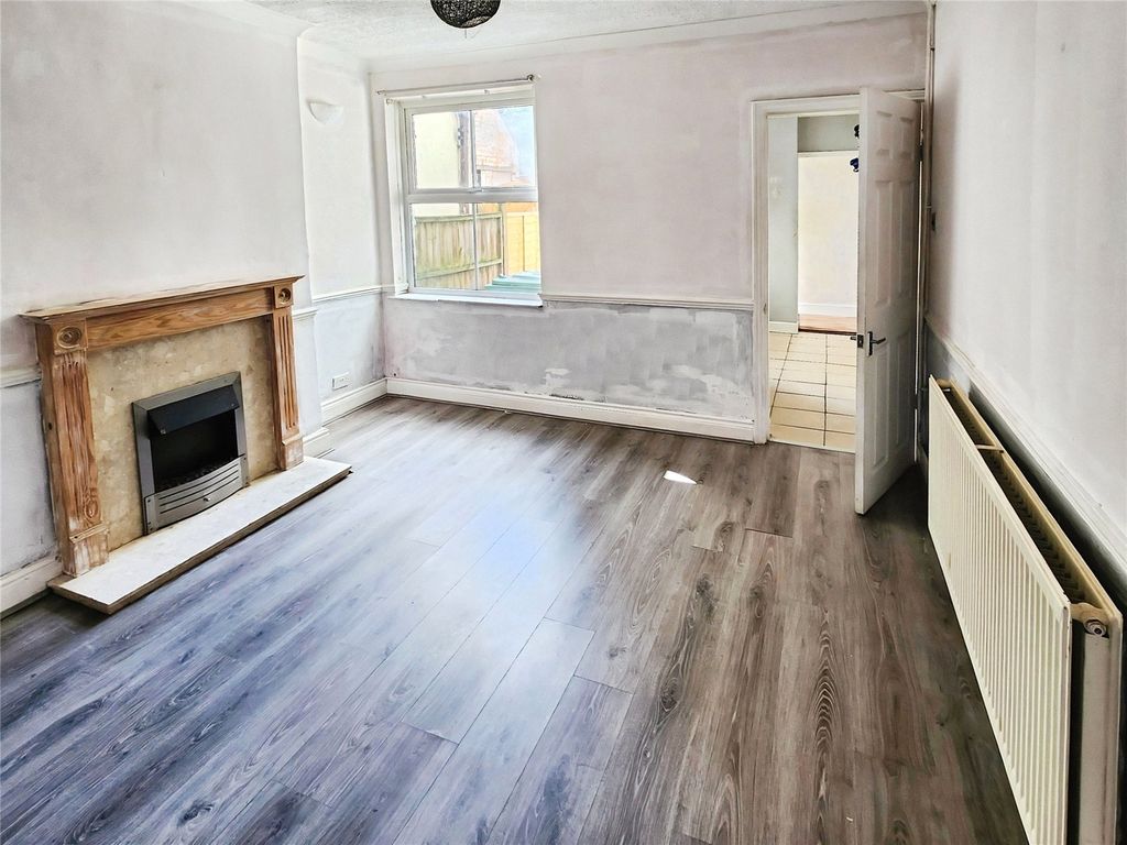Property photo 3 of 9 Dining Room