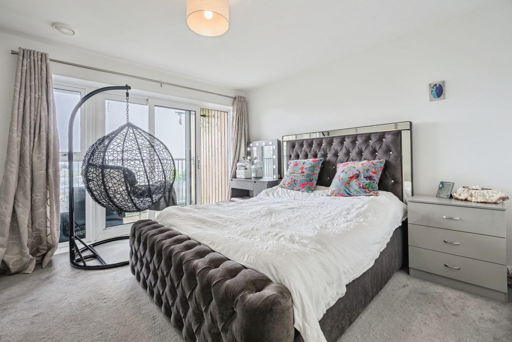 Property photo 3 of 19 Pbox-Img.Jpg