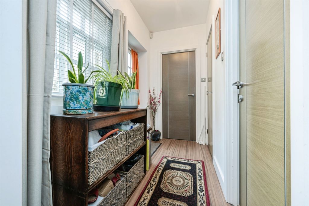 Additional image 8 of 3 bed flat for saleMill Street, Bedford MK40