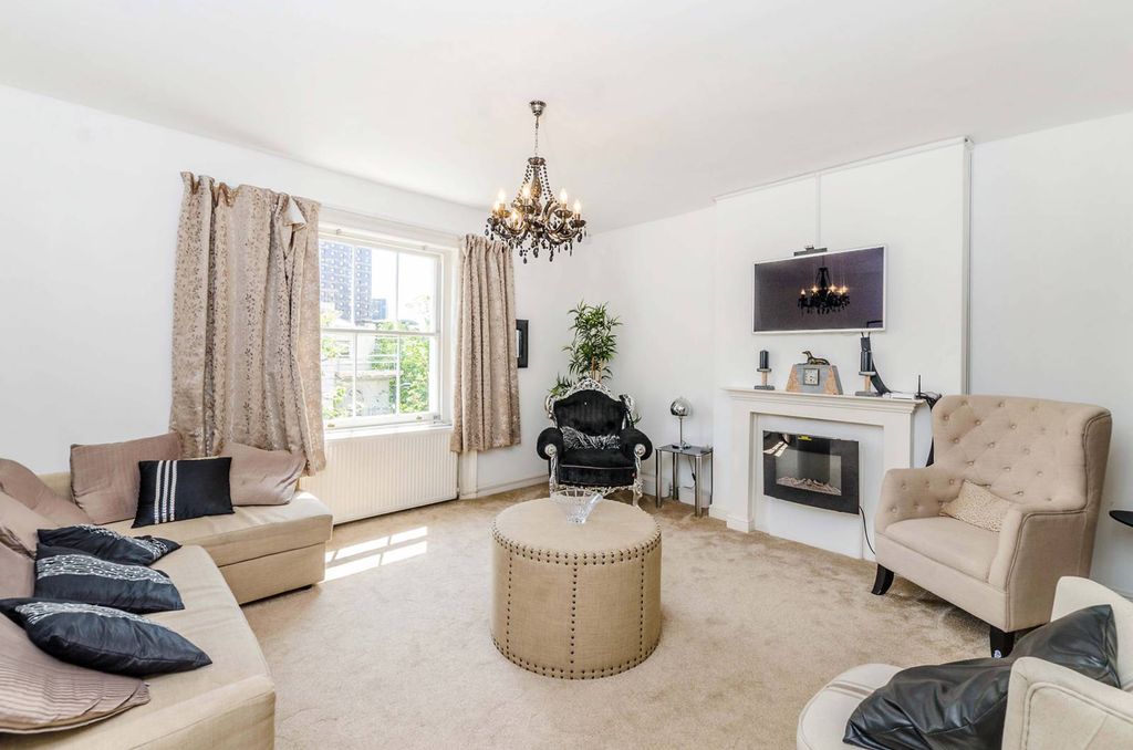 Property photo 3 of 8