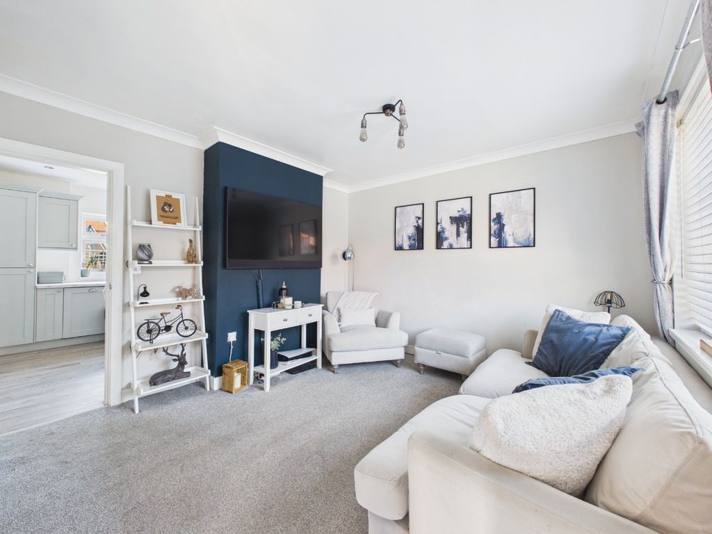 Property photo 2 of 13 5064676