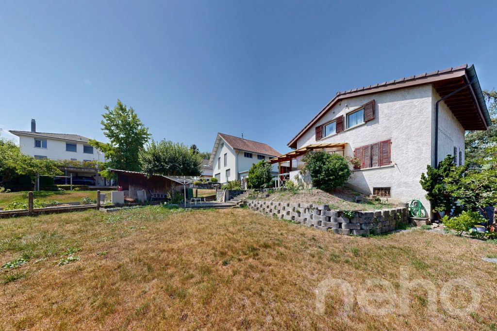 Property photo 2 of 12