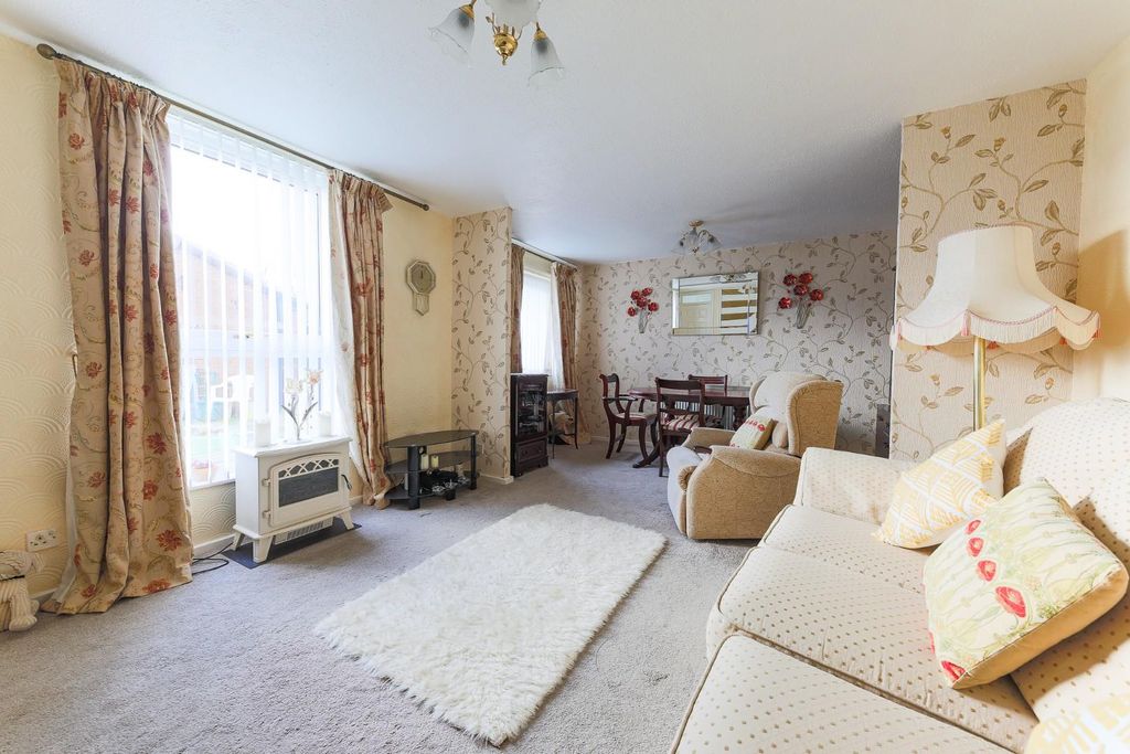 Property photo 2 of 14 Living Room