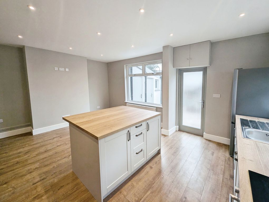 Property photo 3 of 14 Image