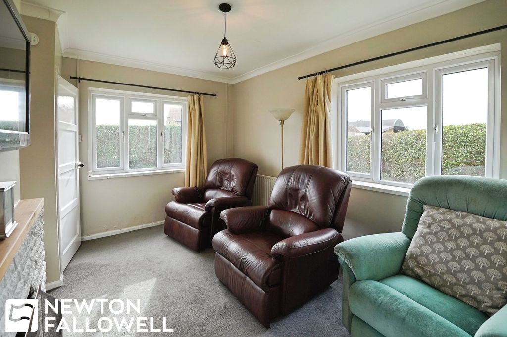 Property photo 2 of 12
