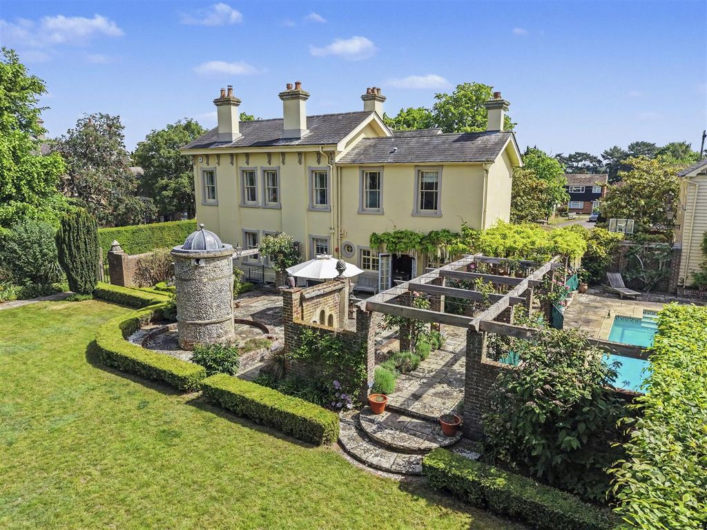 Property photo 1 of 39 Falcon Hi Res_100.Jpg