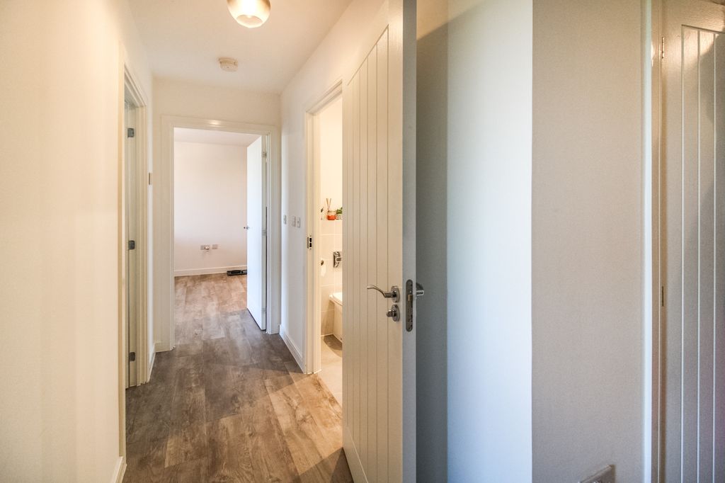 Additional image 7 of 2 bed flat for saleMoorfield Place, Farnborough GU14