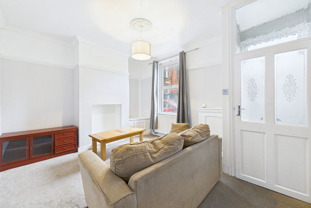 Property photo 2 of 11 Living Room