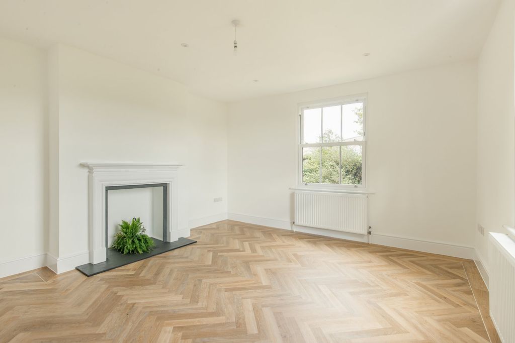 Property photo 3 of 30 Dining Room