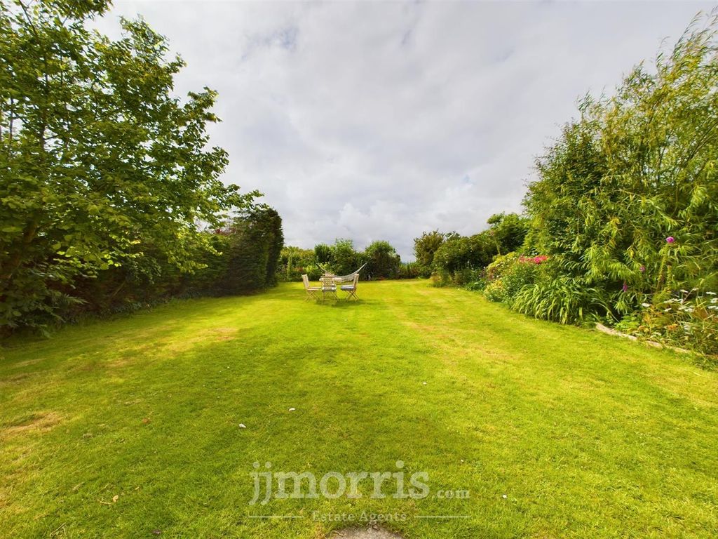 Property photo 3 of 23