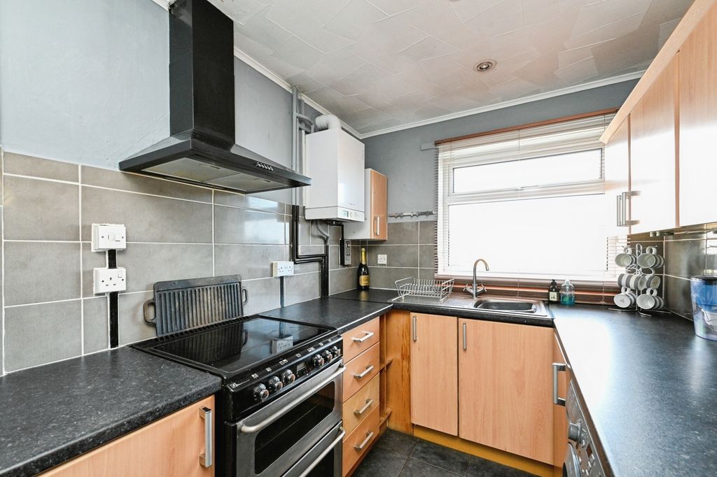 Property photo 3 of 20 Pbox-Img.Jpg