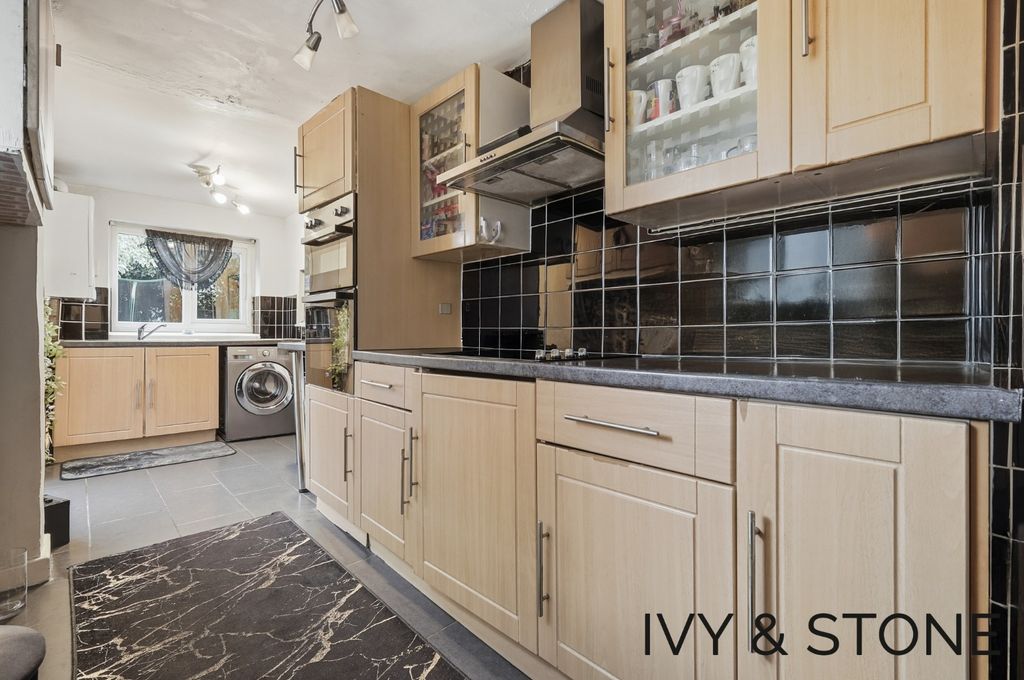 Property photo 2 of 20 4664551