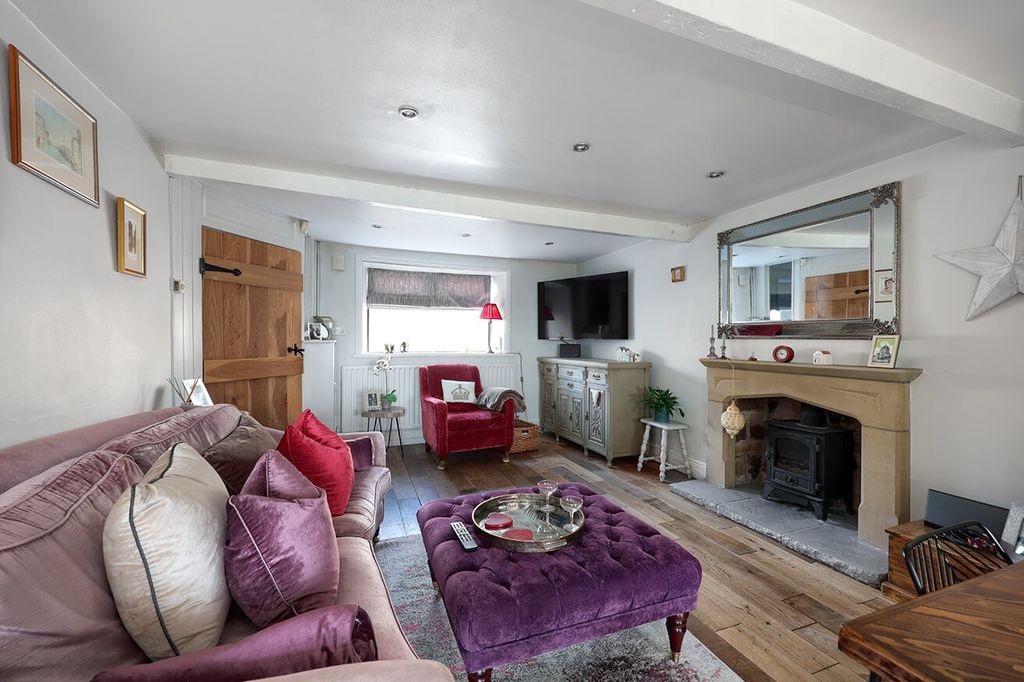 Property photo 2 of 14 4414944