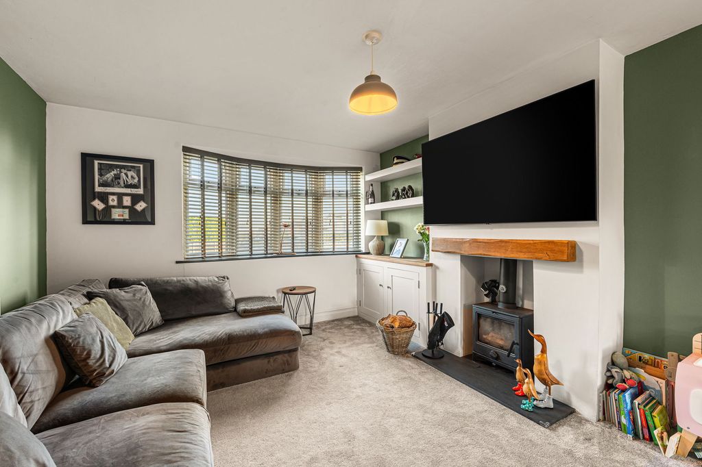 Property photo 3 of 19