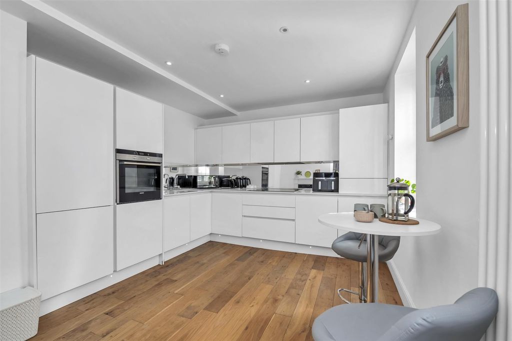 Additional image 5 of 2 bed flat for saleSouthgate Street, Bury St. Edmunds IP33