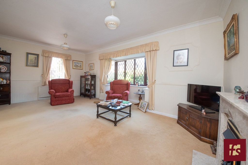 Property photo 2 of 12