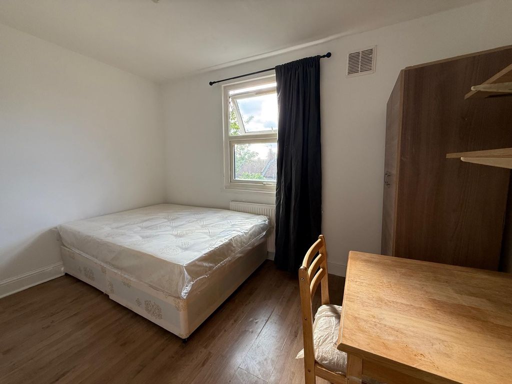 Property photo 3 of 8 Photo 7