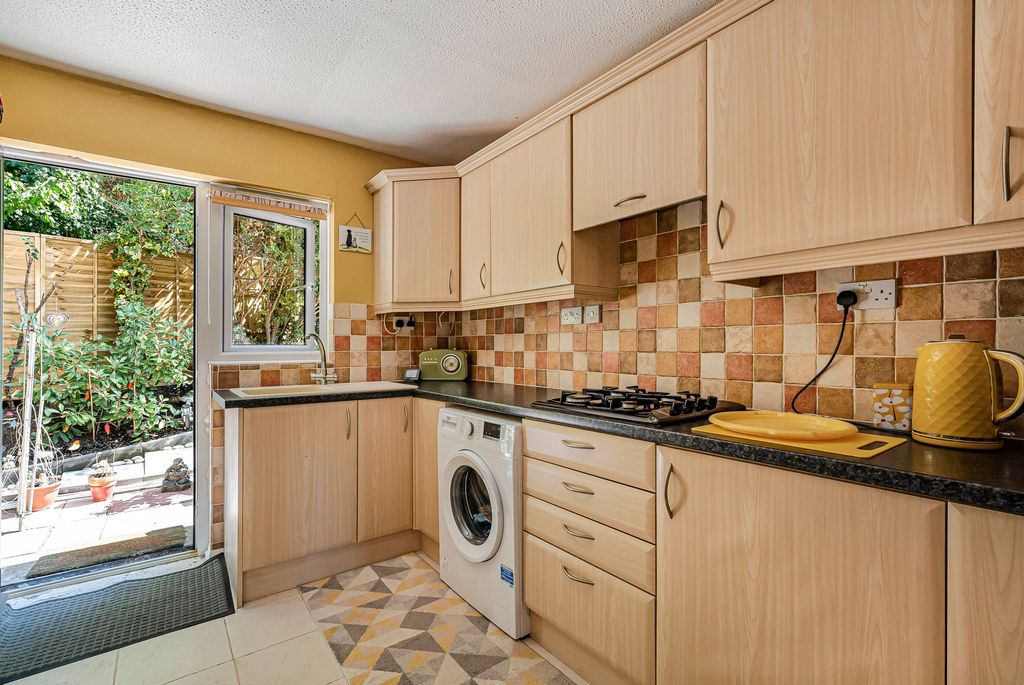 Property photo 2 of 12