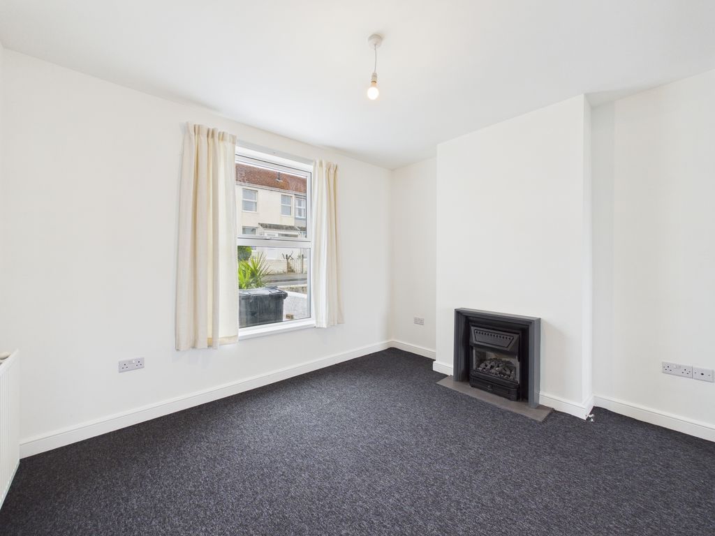 Property photo 3 of 10 Lounge