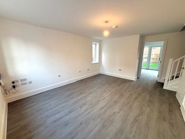 Property photo 2 of 10 Living Room