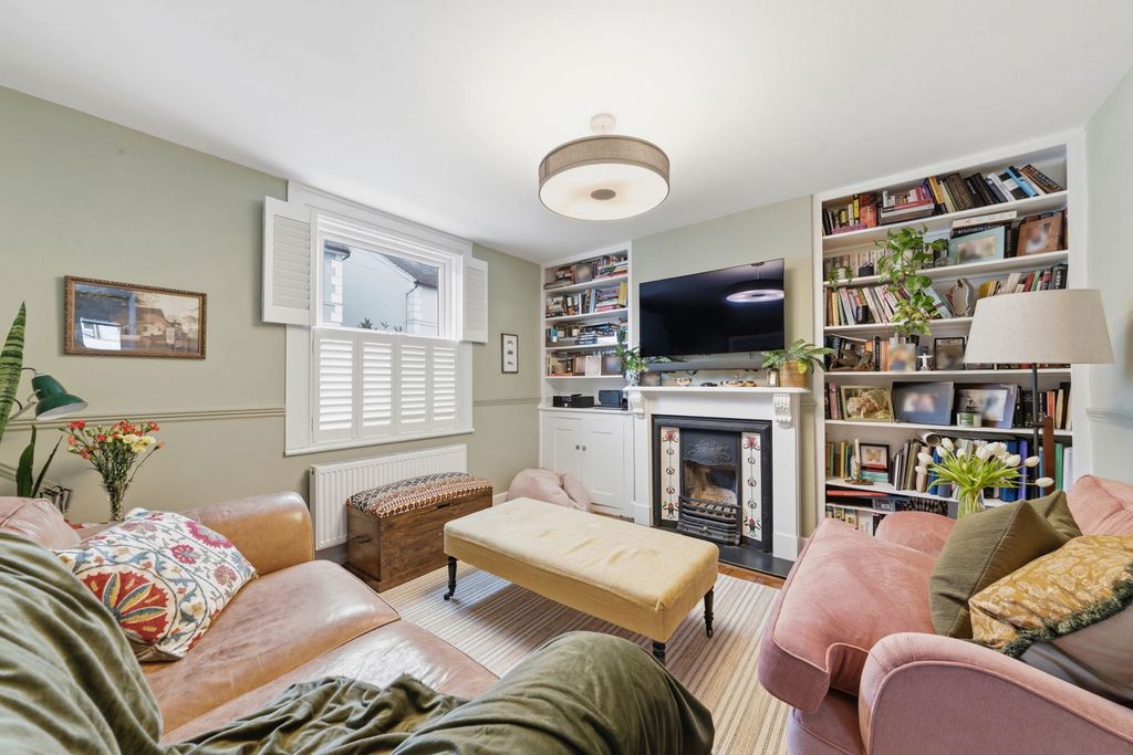 Property photo 2 of 26