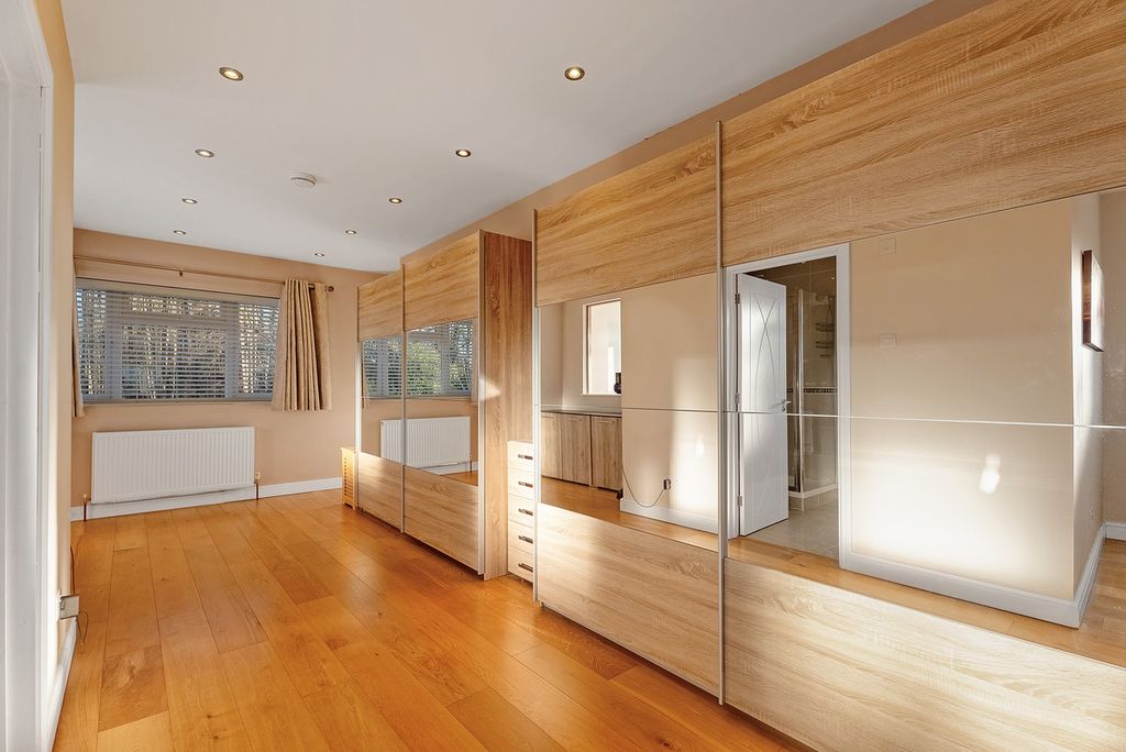 Additional image 16 of 6 bed detached house for salePine Grove, Brookmans Park AL9
