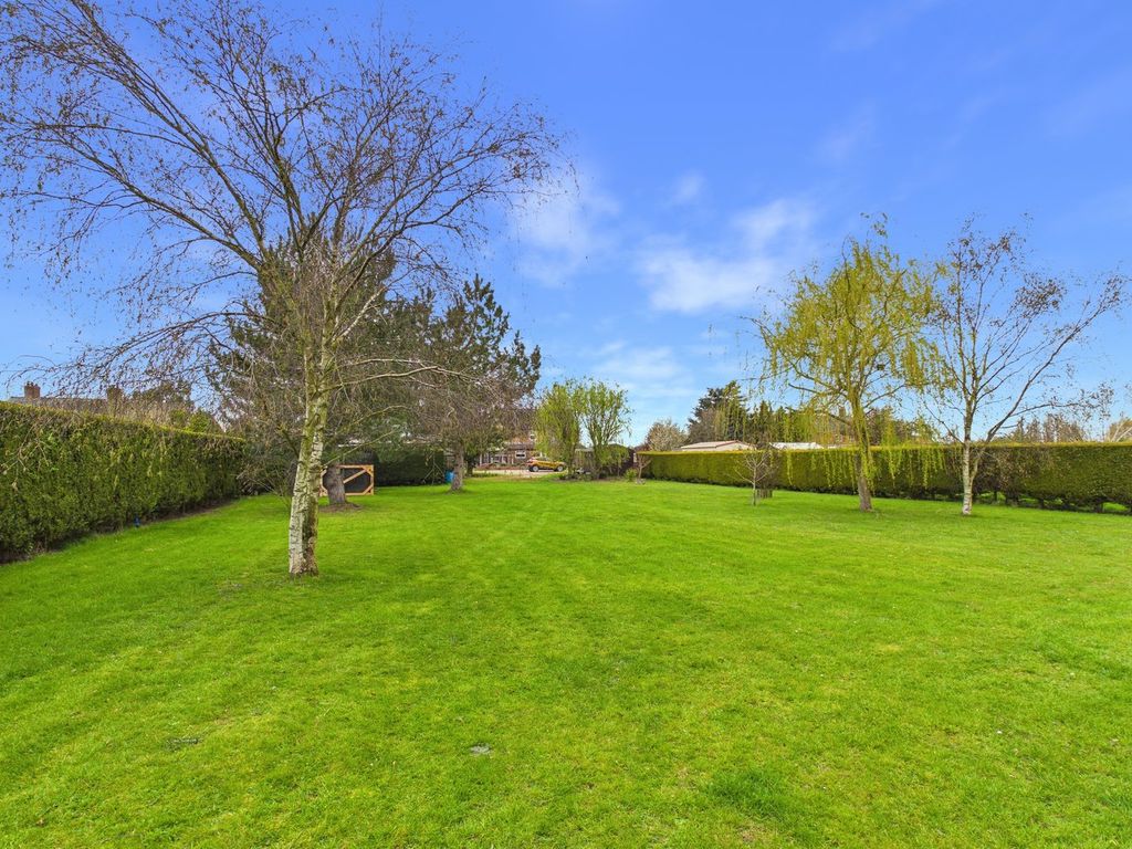 Property photo 2 of 36