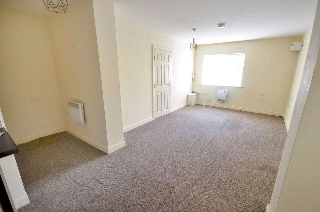 Property photo 2 of 7