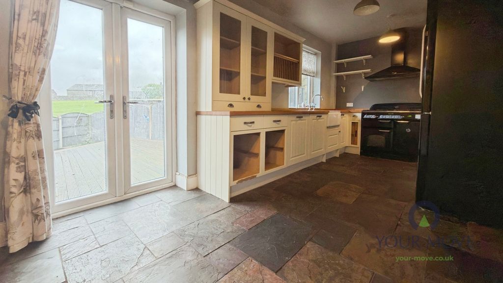 Property photo 3 of 11 Pbox-Img.Jpg