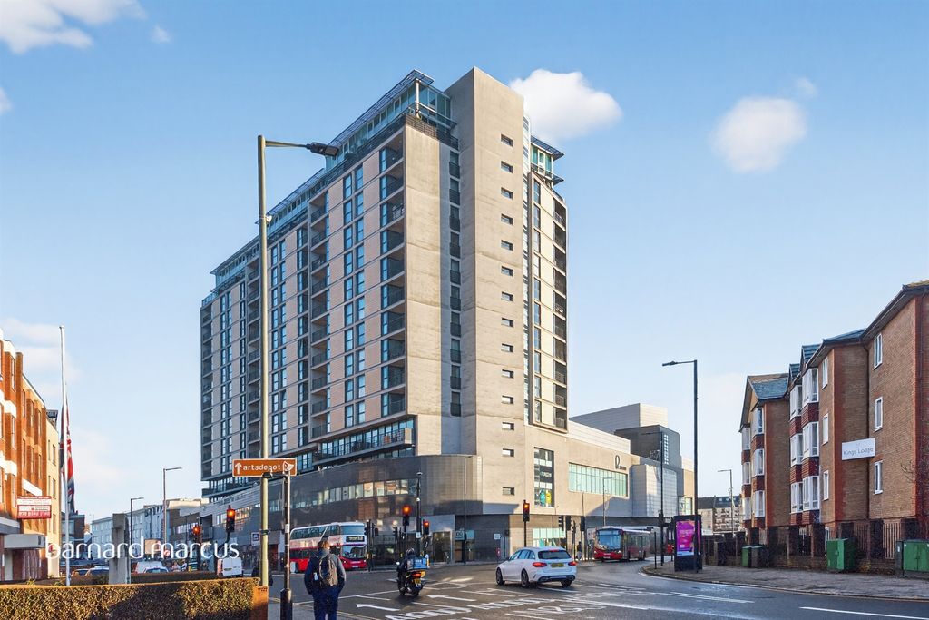 Property photo 1 of 12