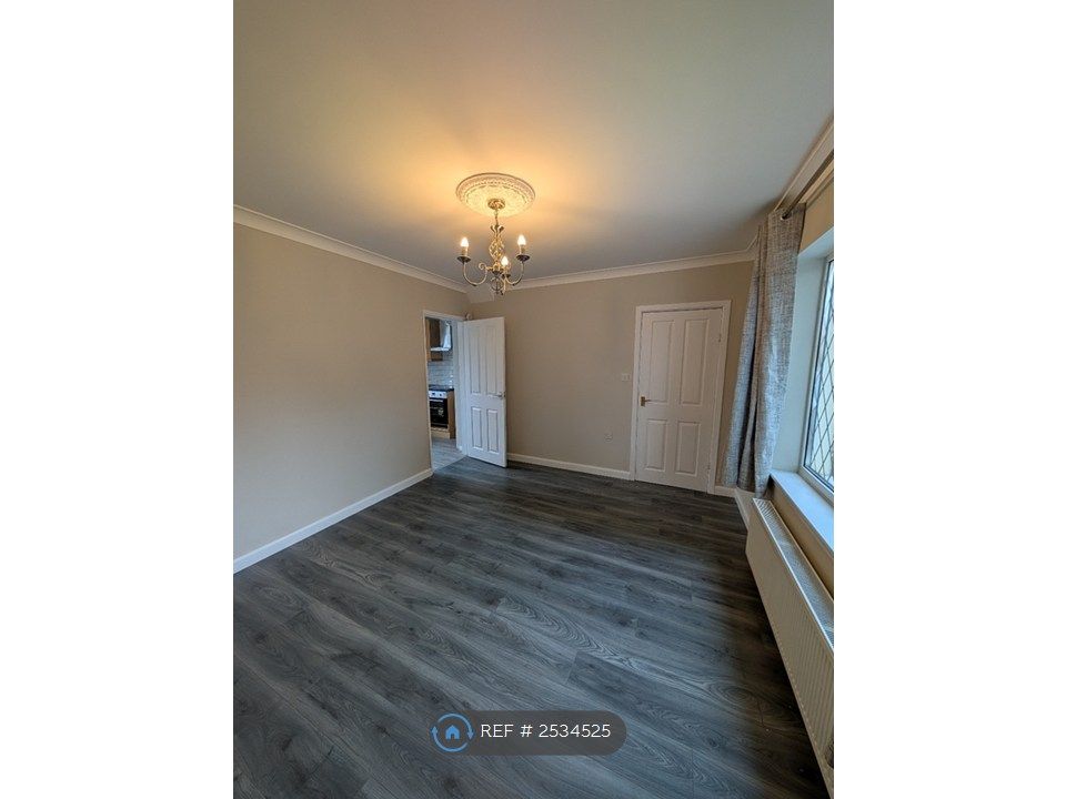 Property photo 2 of 11 Lounge