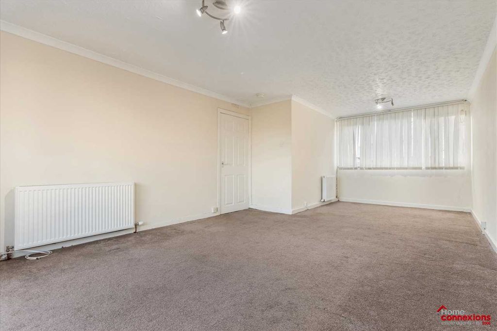 Property photo 3 of 21 Lounge Dining (2)