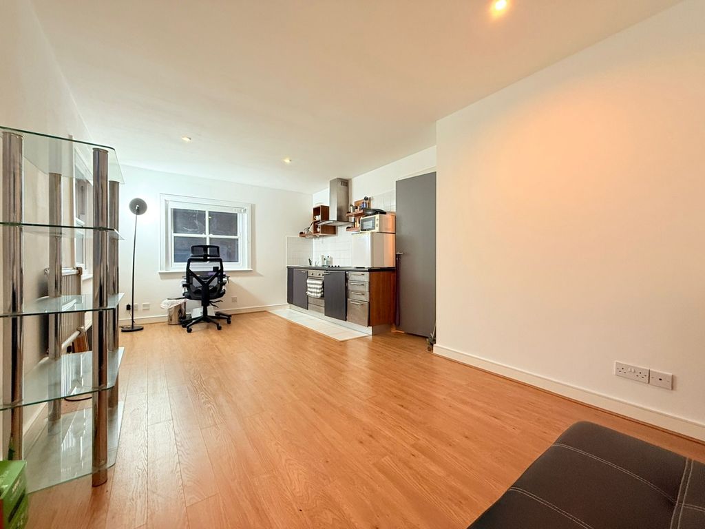 Property photo 1 of 9 Whatsapp Image 2025-12-16 At 16.55.39 (3)