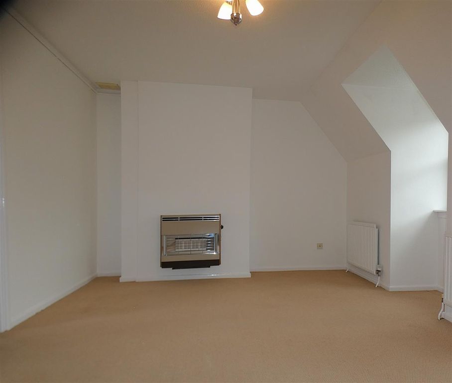 Property photo 3 of 7 Lounge.Jpg