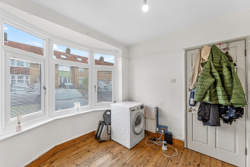 Property photo 3 of 18