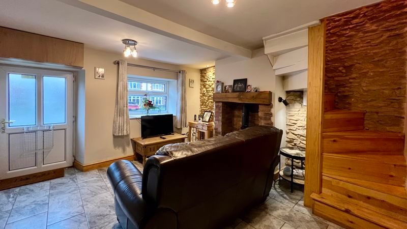 Property photo 3 of 19 Photo 4