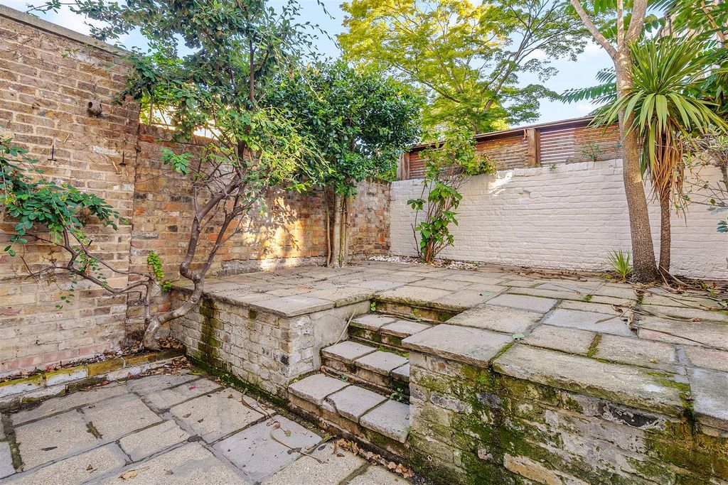 Property photo 2 of 23 Bournestreet20-18.Jpg