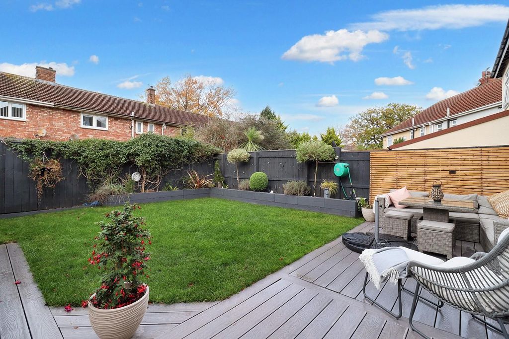 Property photo 2 of 21