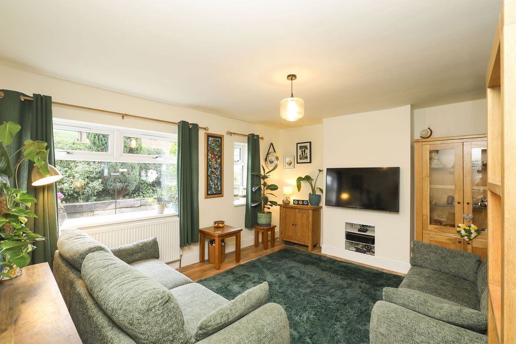 Property photo 2 of 32