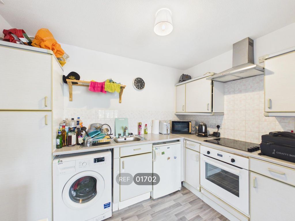 Property photo 2 of 5 Kitchen