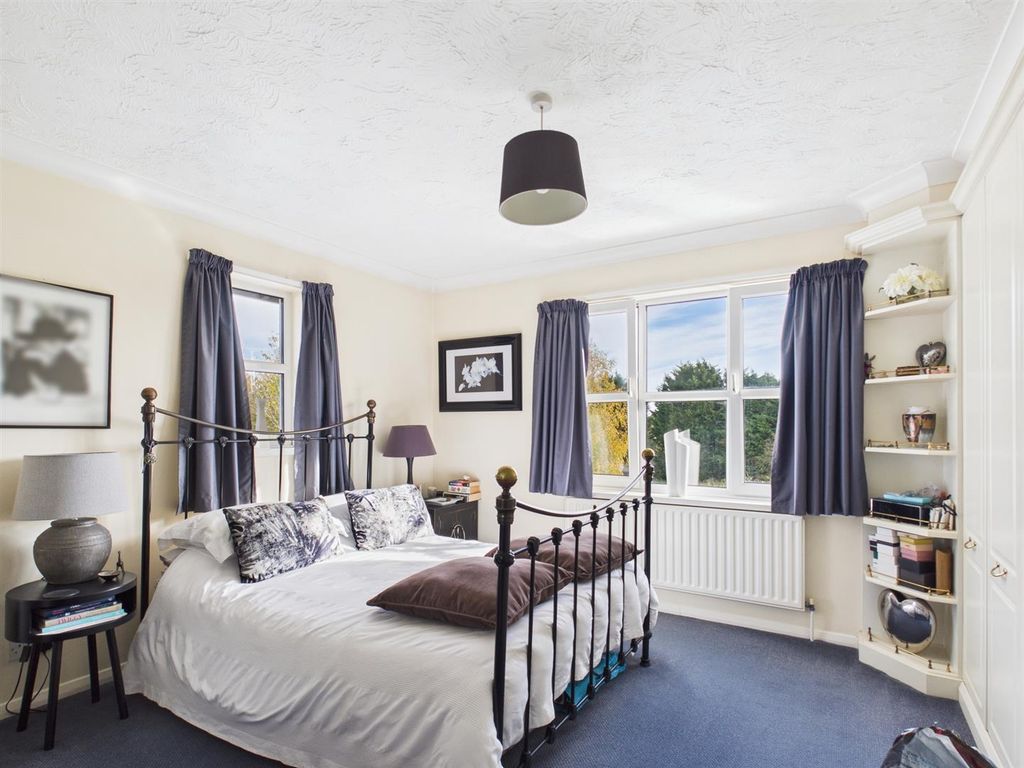 Property photo 2 of 14 Bedroom: