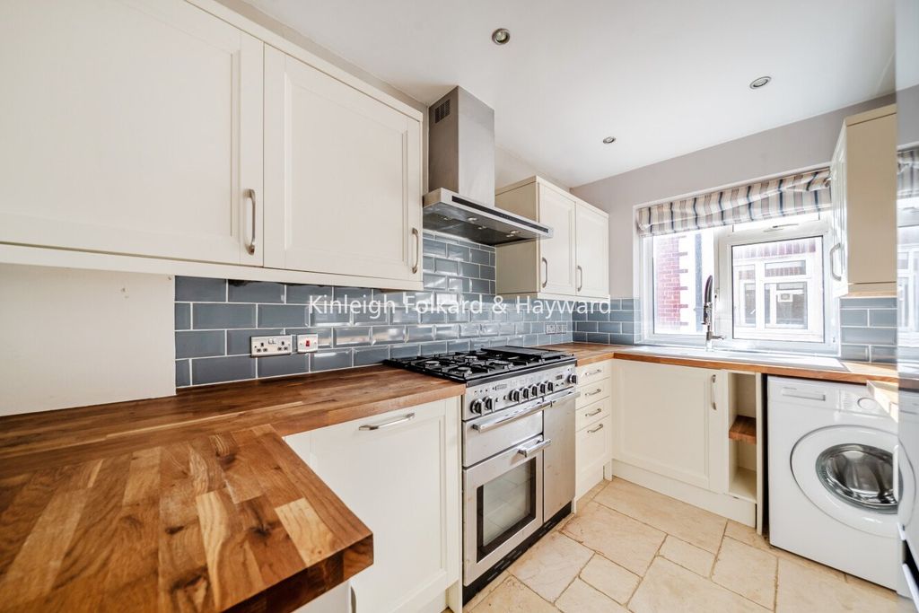 Property photo 2 of 11 Picture No. 14