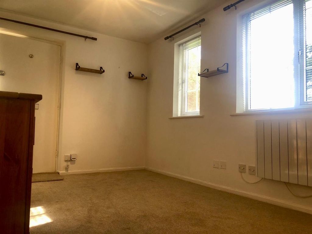 Property photo 3 of 9 B5Ab6886-c30c-4Ca1-8E9E-83A47B02F457.Jpg