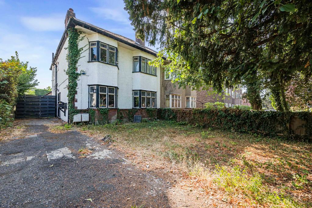 Property photo 1 of 11 External
